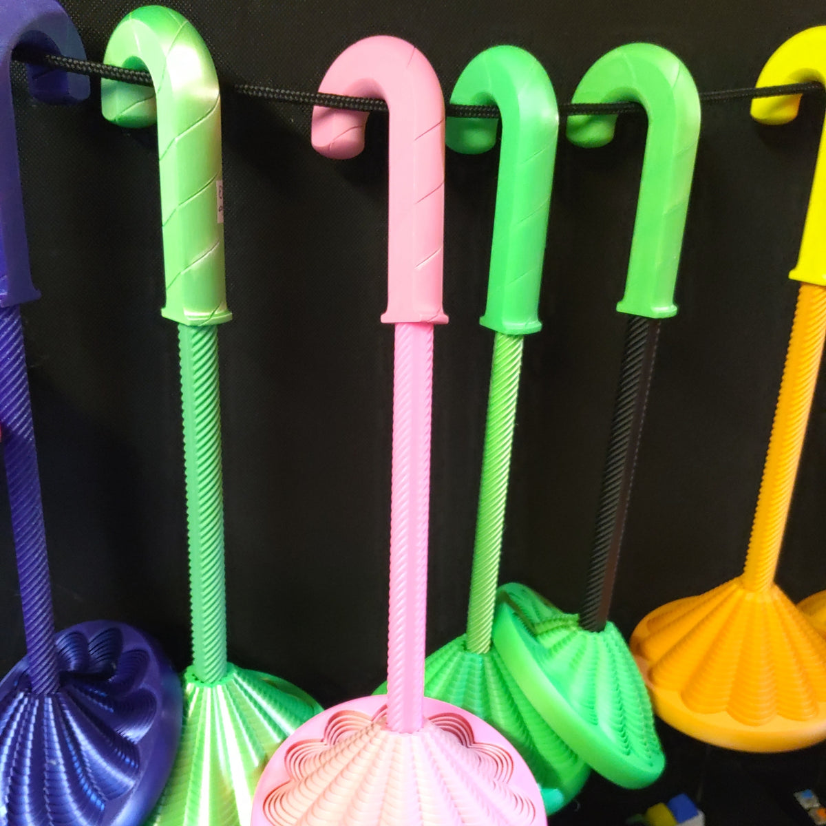 Market umbrella spinner